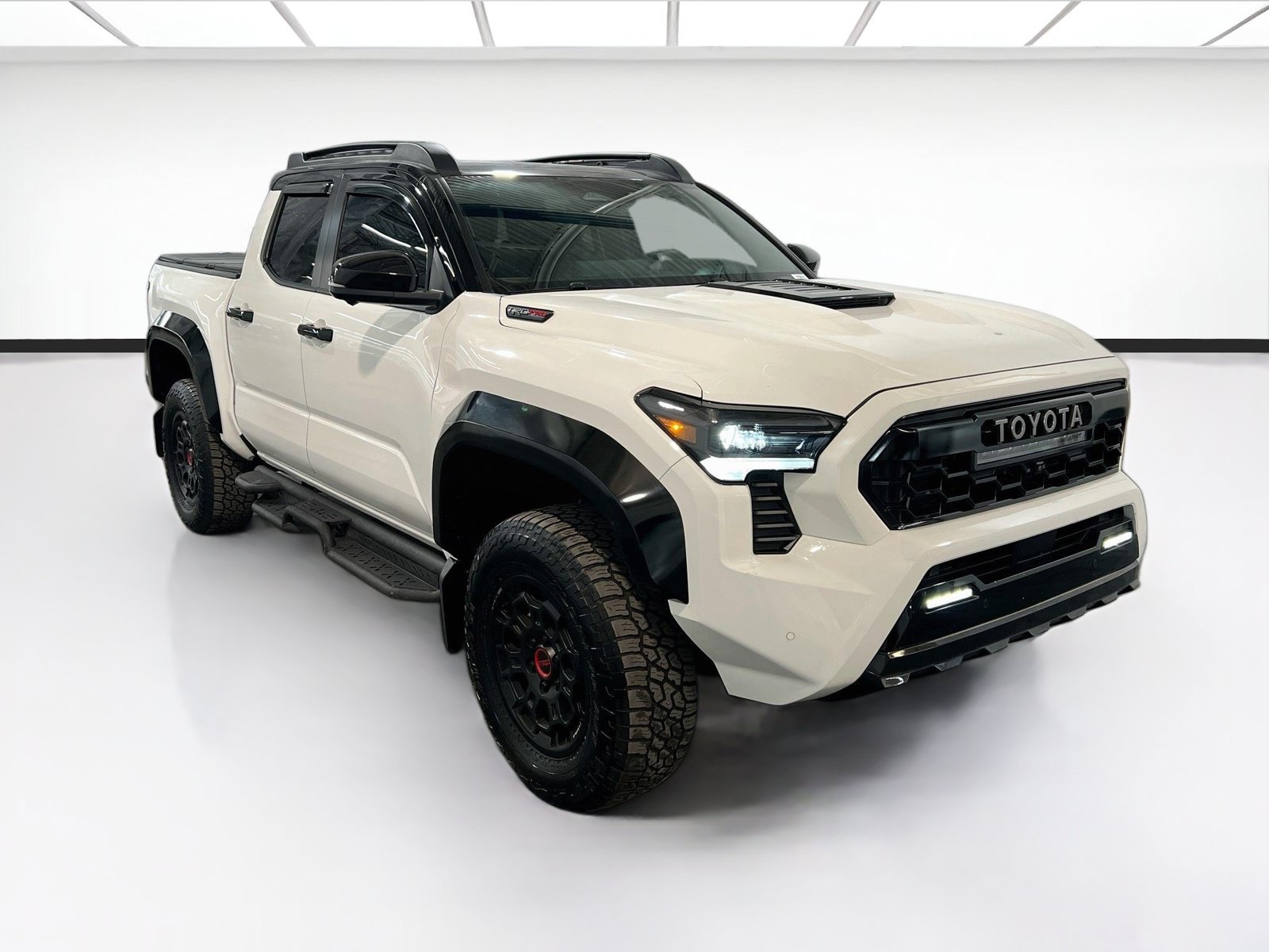Used 2025 Toyota Tacoma TRD Pro AWD/4WD image 3
