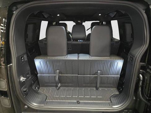 New 2026 Land Rover Defender 110 X-Dynamic SE AWD/4WD image 13