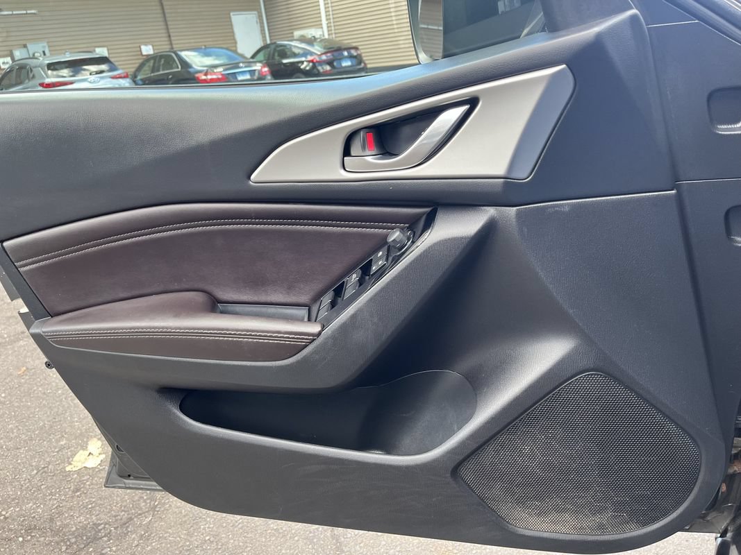 Used 2017 MAZDA MAZDA3 Touring FWD image 17