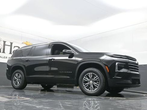 New 2026 Chevrolet Traverse LT w/ Driver Confidence Package image 2