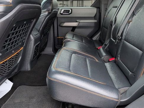 Used 2022 Ford Bronco Badlands image 6