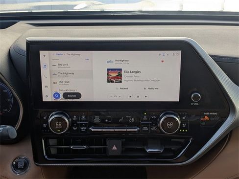 Used 2023 Toyota Highlander Platinum image 22