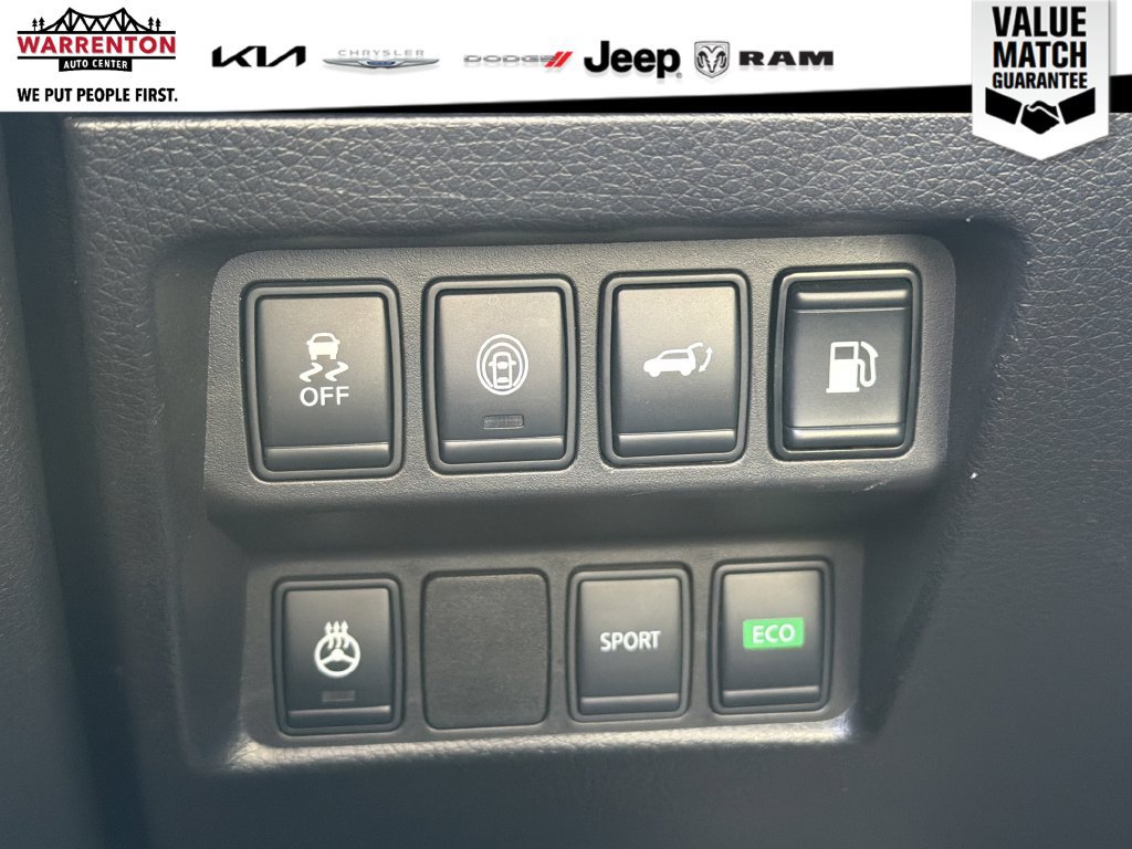 Used 2018 Nissan Rogue SL FWD image 17