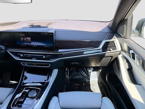 Certified 2024 BMW X5 sDrive40i w/ Premium Package image 19