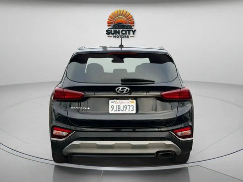 Used 2019 Hyundai Santa Fe SE image 3