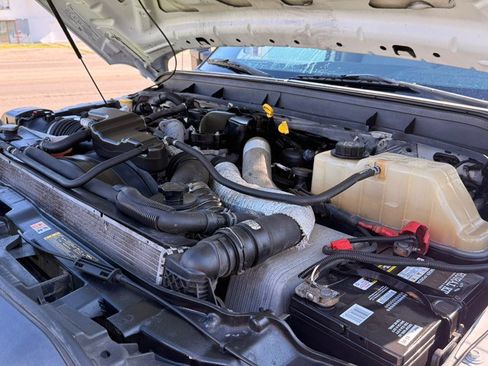 Used 2015 Ford F550 2WD Regular Cab Super Duty image 19