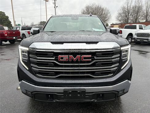 Used 2025 GMC Sierra 1500 SLT image 3