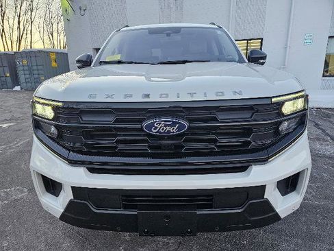 Certified 2025 Ford Expedition Active image 2