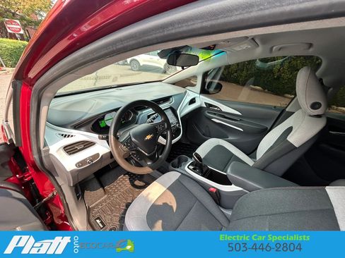 Used 2018 Chevrolet Bolt LT FWD image 21