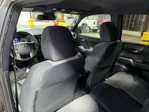 Used 2023 Toyota Tacoma TRD Sport AWD/4WD image 29