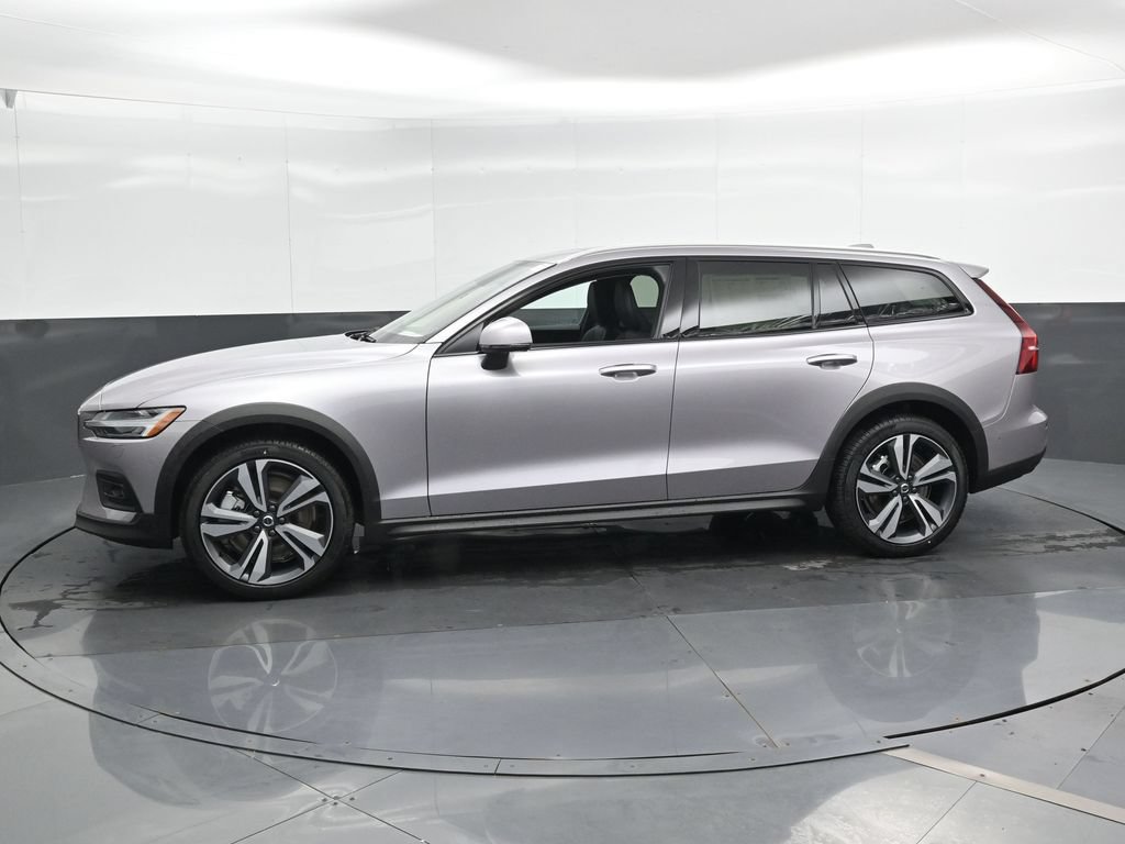 New 2026 Volvo V60 B5 Cross Country Plus w/ Climate Package AWD/4WD image 6
