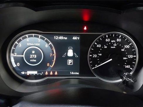 Used 2025 Nissan Versa SV w/ Trunk Package FWD image 22