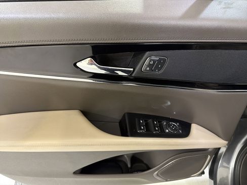 Used 2022 Lincoln Nautilus Standard w/ Premium Package image 14