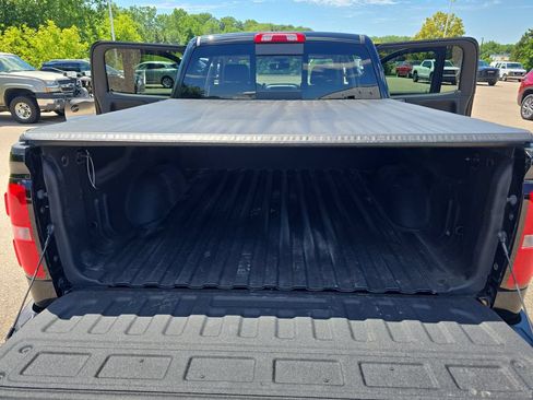Used 2017 GMC Sierra 1500 SLE w/ SLE Value Package AWD/4WD image 13