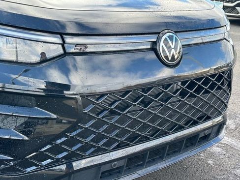 New 2026 Volkswagen Tiguan SE R-Line image 9