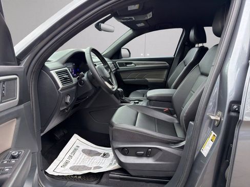 Used 2023 Volkswagen Atlas Cross Sport SE image 9