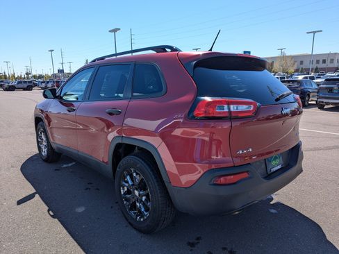 Used 2017 Jeep Cherokee Sport w/ Cold Weather Group AWD/4WD image 29