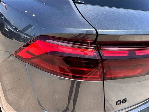 Used 2025 Audi Q8 Prestige w/ Prestige Package AWD/4WD image 32