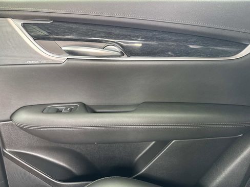 Certified 2025 Cadillac XT5 Premium Luxury image 16