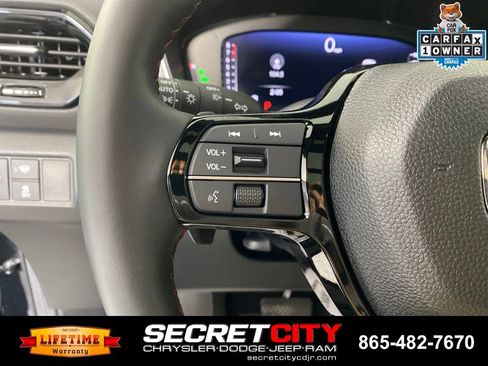 Used 2025 Honda Pilot Black Edition image 14