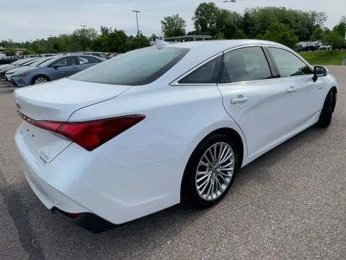 Used 2020 Toyota Avalon Limited w/ Advanced Safety Package FWD image 2