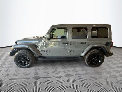 Used 2022 Jeep Wrangler Unlimited Sahara AWD/4WD image 9