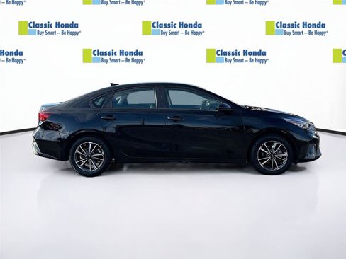 Used 2024 Kia Forte LXS image 9