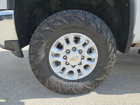 Used 2021 Chevrolet Silverado 2500 LTZ image 32