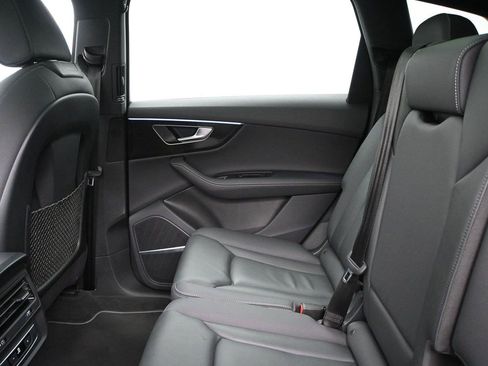 Used 2025 Audi Q7 3.0T Premium Plus AWD/4WD image 11