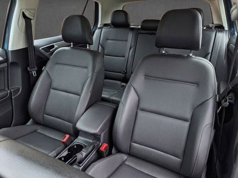 Used 2015 Volkswagen Golf S FWD image 6