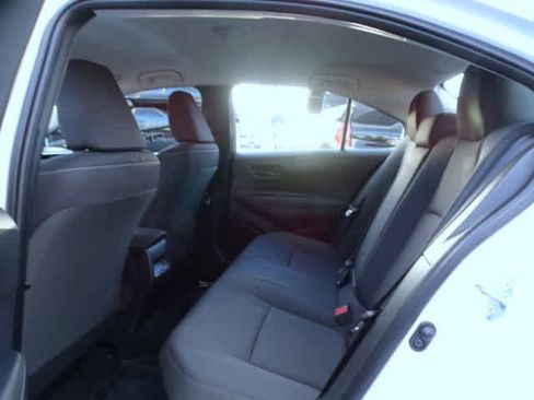 Used 2025 Toyota Corolla LE image 21