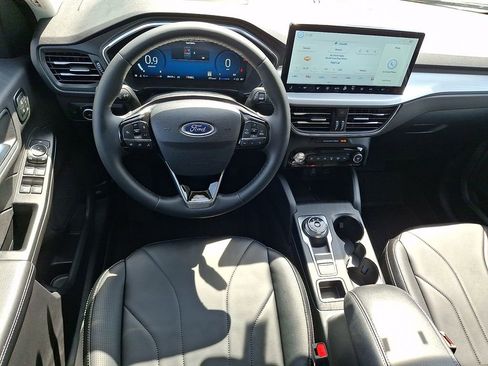 Used 2026 Ford Escape Platinum w/ Premium Technology Package image 2