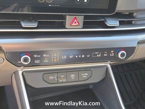 New 2026 Kia Carnival LXS FWD image 19