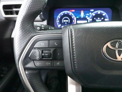 Used 2025 Toyota Tacoma TRD Off-Road image 12