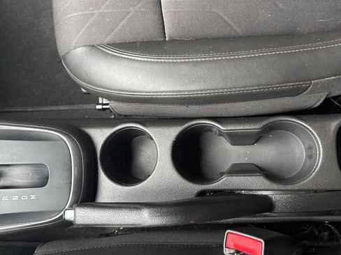 Used 2022 Chevrolet Trax LT w/ LT Convenience Package image 25