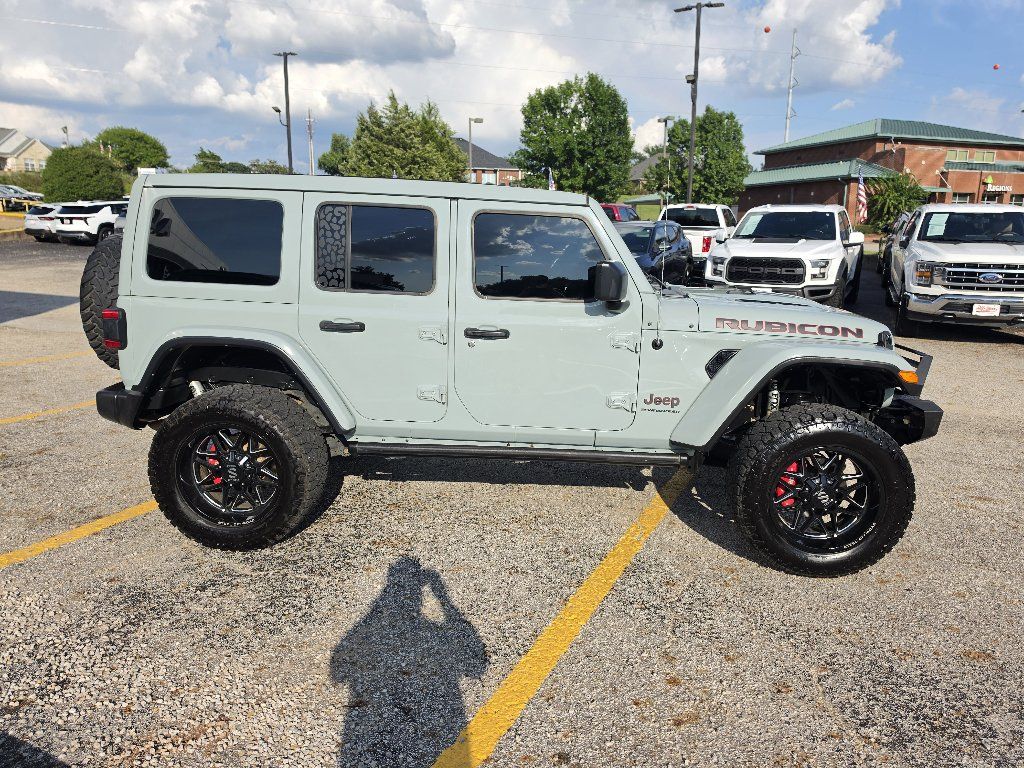 Used 2023 Jeep Wrangler Unlimited Rubicon w/ Cold Weather Group AWD/4WD image 4