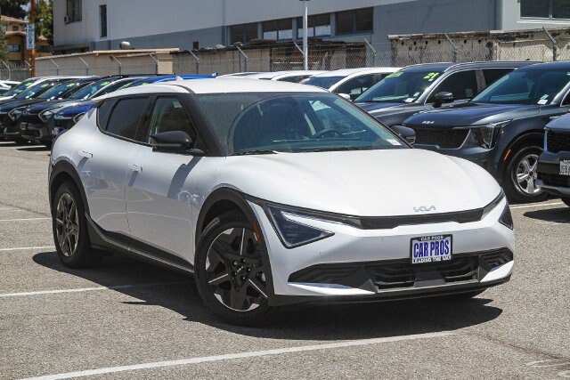 Used 2026 Kia EV6 Light RWD image 2