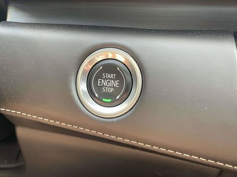 Used 2022 Cadillac Escalade Premium Luxury Platinum AWD/4WD image 23