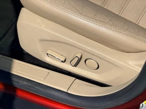 Used 2014 Ford Fusion SE w/ Equipment Group 202A FWD image 8