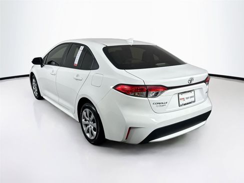 Certified 2021 Toyota Corolla LE image 2