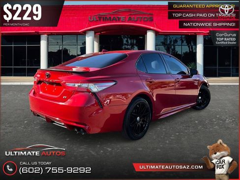 Used 2019 Toyota Camry SE w/ Carpet Mat Package FWD image 3