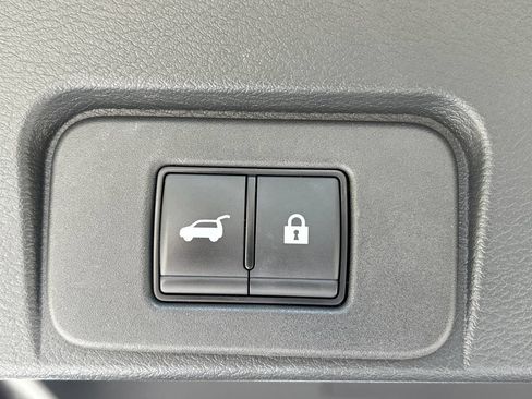 Used 2024 Nissan Rogue SV w/ SV Premium Package FWD image 24
