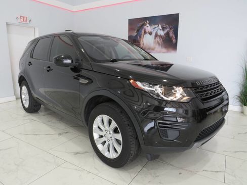 Used 2018 Land Rover Discovery Sport SE image 1