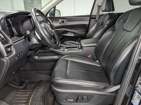 Certified 2022 Kia Sorento S AWD/4WD image 4
