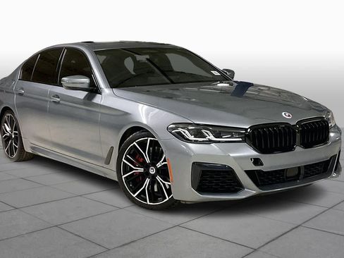 Used 2023 BMW M550i xDrive w/ Dynamic Handling Package image 2
