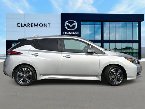 Used 2022 Nissan Leaf SV image 3