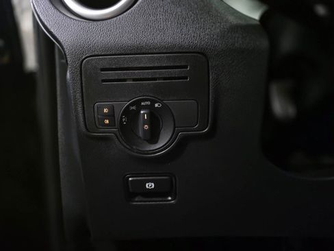 Used 2019 Mercedes-Benz Metris Passenger image 29