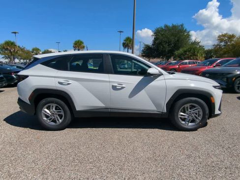 New 2026 Hyundai Tucson SE image 8