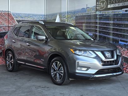 Used 2017 Nissan Rogue SL w/ SL HEV Premium Package