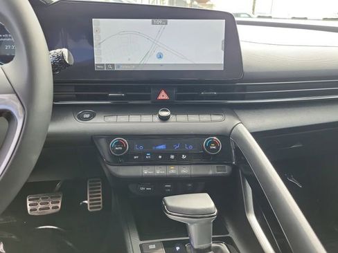 Certified 2025 Hyundai Elantra SEL image 12
